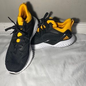 These are great shoes! Never worn great condition.